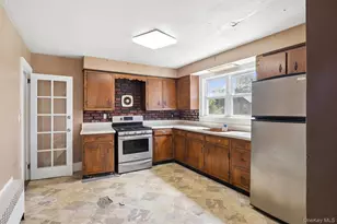 107 E 25th St, Huntington Station, NY 11746 - Photo 9