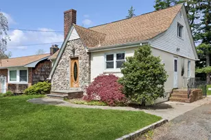 107 E 25th St, Huntington Station, NY 11746 - Photo 3