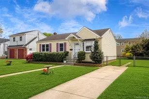 821 10th St, West Babylon, NY 11704 - Photo 3