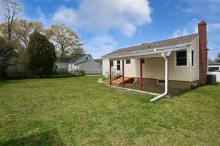 821 10th St, West Babylon, NY 11704 - Photo 19