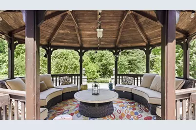2 Heathcote Drive, Mount Kisco, NY 10549 - Photo 43