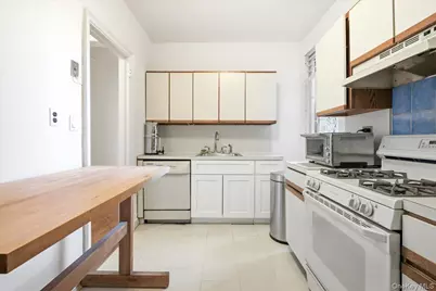 109-14 Ascan Avenue #2P, Forest Hills, NY 11375 - Photo 17