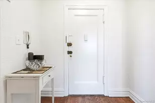 109-14 Ascan Ave, Forest Hills, NY 11375 - Photo 5