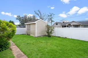 101 Sexton Rd, West Babylon, NY 11704 - Photo 29