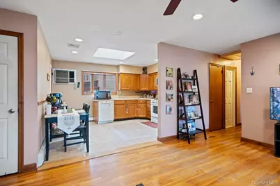 101 Sexton Road, West Babylon, NY 11704 - Photo 11