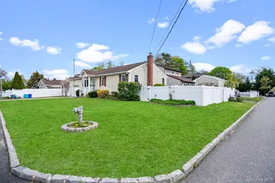 101 Sexton Road, West Babylon, NY 11704 - Photo 3