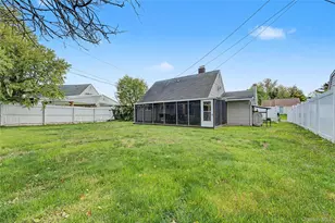 35 Meeting Ln, Hicksville, NY 11801 - Photo 11