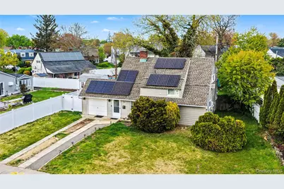 35 Meeting Lane, Hicksville, NY 11801 - Photo 17
