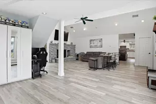 31 13th St, Holbrook, NY 11741 - Photo 5
