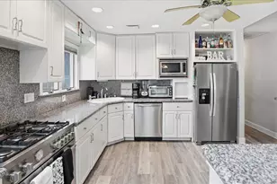 31 13th St, Holbrook, NY 11741 - Photo 11