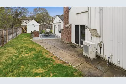 31 13th Street, Holbrook, NY 11741 - Photo 19