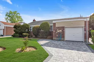 39 Caroline Ave, Elmont, NY 11003 - Photo 17
