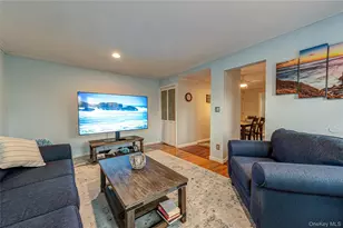 86 Cardinal Ln, Islip, NY 11751 - Photo 3