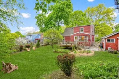 925 Old Post Road, Mamaroneck, NY 10543 - Photo 21