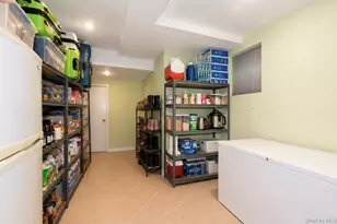 23 Fox Hunt Ln, Great Neck, NY 11020 - Photo 27
