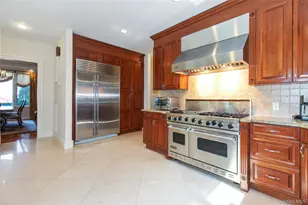 23 Fox Hunt Ln, Great Neck, NY 11020 - Photo 11