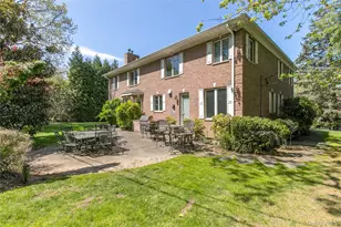 23 Fox Hunt Ln, Great Neck, NY 11020 - Photo 29