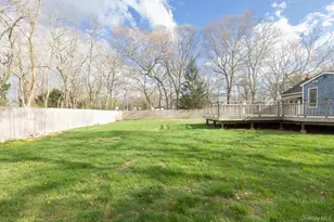 305 Whittier Dr, Mastic Beach, NY 11951 - Photo 23