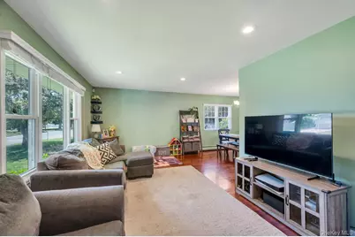 84 Oneida Avenue, South Setauket, NY 11720 - Photo 7