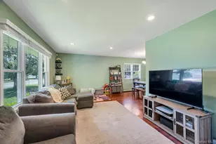 84 Oneida Ave, South Setauket, NY 11720 - Photo 7