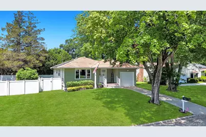 84 Oneida Avenue, South Setauket, NY 11720 - Photo 3