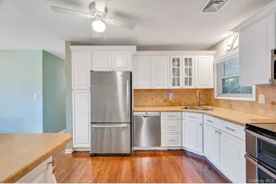 84 Oneida Avenue, South Setauket, NY 11720 - Photo 15