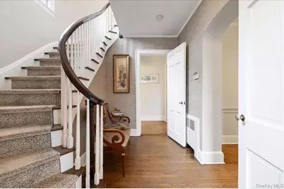 421 Broadway, Lawrence, NY 11559 - Photo 3