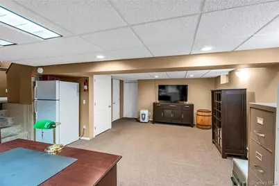 35 Peachtree Lane, Hicksville, NY 11801 - Photo 25