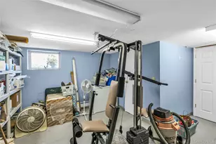 35 Peachtree Ln, Hicksville, NY 11801 - Photo 27