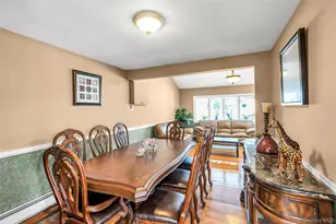 35 Peachtree Ln, Hicksville, NY 11801 - Photo 7