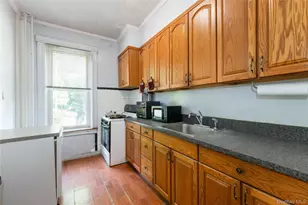 82-72 88th Pl, Glendale, NY 11385 - Photo 5