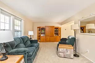 14 Petersburg Ct, Coram, NY 11727 - Photo 13