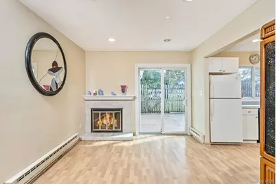 14 Petersburg Ct., Coram, NY 11727 - Photo 9