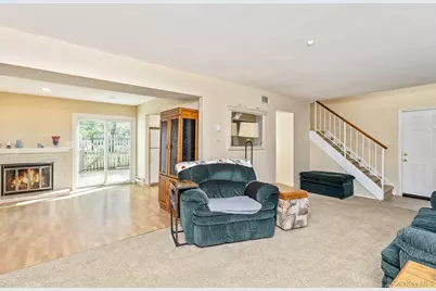 14 Petersburg Ct., Coram, NY 11727 - Photo 11