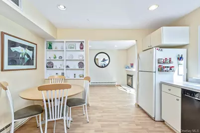 14 Petersburg Ct., Coram, NY 11727 - Photo 5