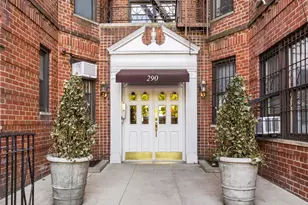 290 Sixth Ave, New York (Manhattan), NY 10014 - Photo 17