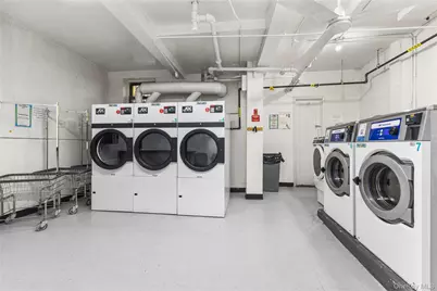 290 Sixth Avenue #4E, New York (Manhattan), NY 10014 - Photo 19