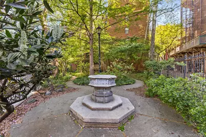 290 Sixth Avenue #4E, New York (Manhattan), NY 10014 - Photo 5