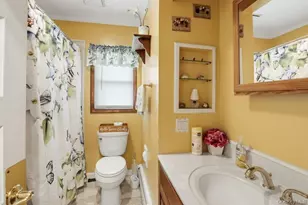 16 Glen Ln, Glenwood Landing, NY 11547 - Photo 11