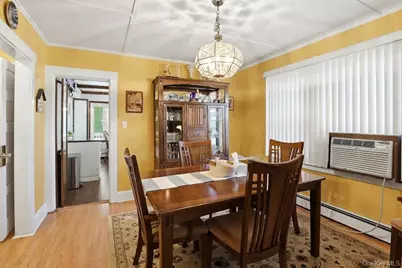 16 Glen Lane, Glenwood Landing, NY 11547 - Photo 5