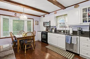 16 Glen Ln, Glenwood Landing, NY 11547 - Photo 7