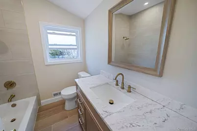 25 Greentree Drive, Oakdale, NY 11769 - Photo 21