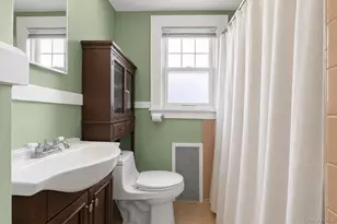 40 Rockville Ave, Rockville Centre, NY 11570 - Photo 15