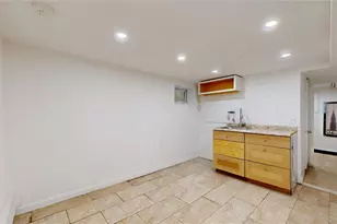 90-22 82nd Rd, Glendale, NY 11385 - Photo 19