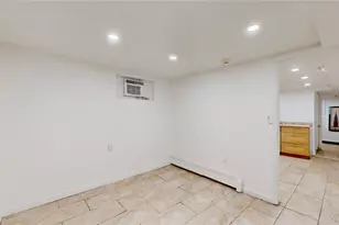 90-22 82nd Rd, Glendale, NY 11385 - Photo 17
