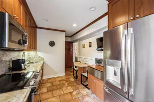 1 Kensington Gate, Great Neck, NY 11021 - Photo 11