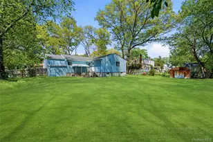 610 Beaver Ln, Ronkonkoma, NY 11779 - Photo 23