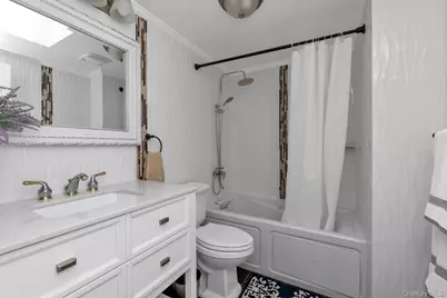 22 Ludlam Street, Huntington Station, NY 11746 - Photo 13