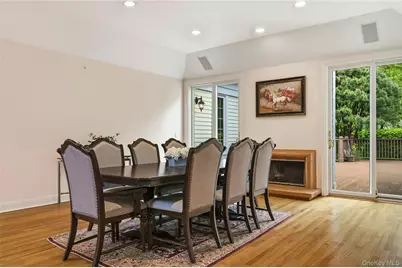 41 Evergreen Circle, Manhasset, NY 11030 - Photo 11