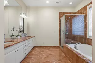 41 Evergreen Cir, Manhasset, NY 11030 - Photo 19